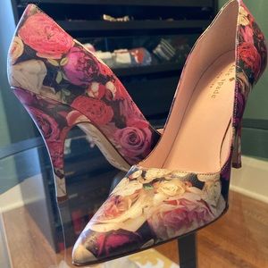 🌹 Kate Spade Licorice realistic Rose Print Leather heels. With original box. 🌹